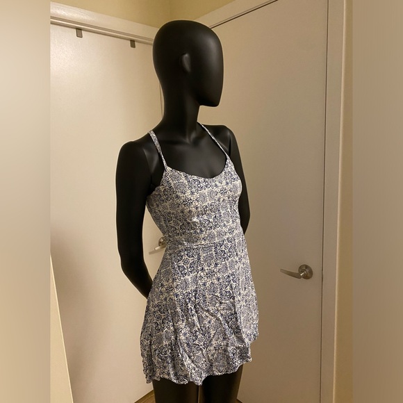 Abstract Printed Short Dress - Picture 7 of 9